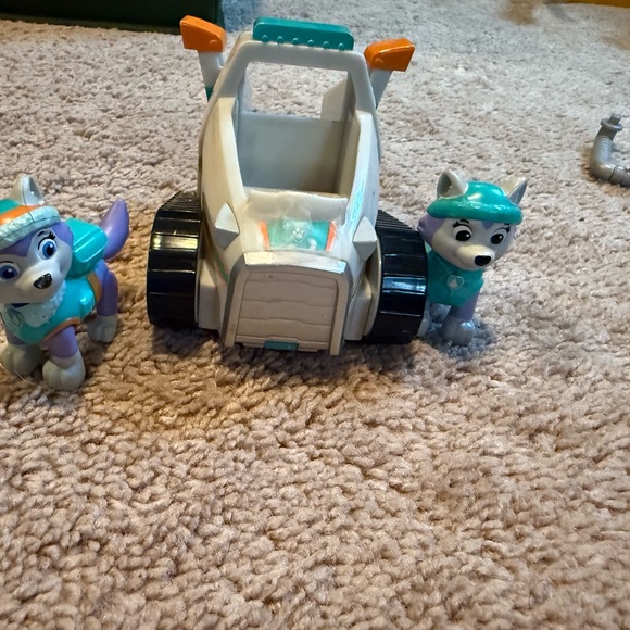 Paw Patrol misc. characters  Vehicle with Figures - Picture 5 of 6